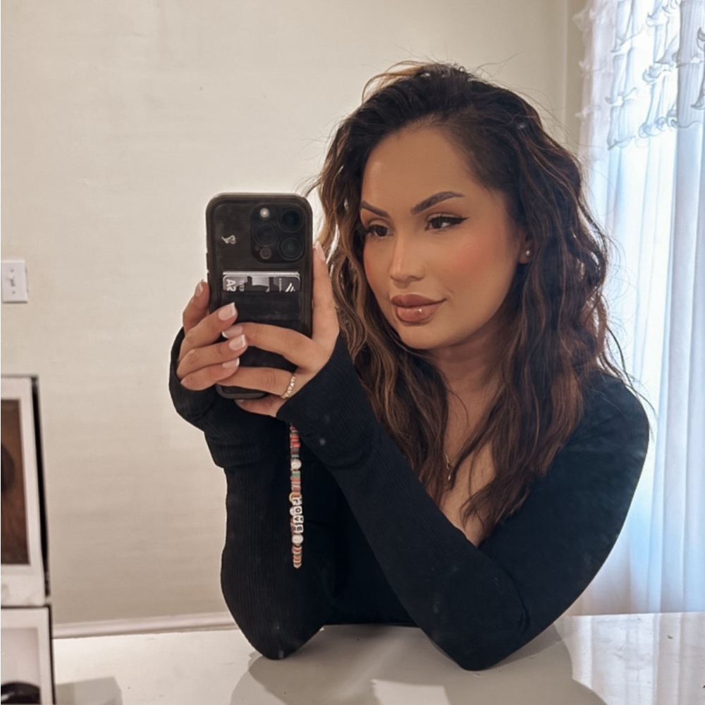 Meet your Posher, Adry